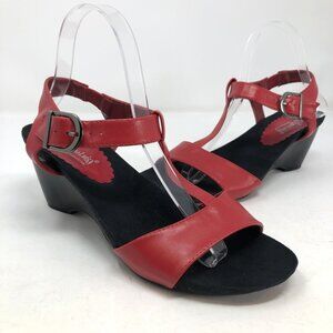 Lena Luisa Sandals Womens 8.5 Red Faux Leather Wedge Mid Heels T Strap Buckle